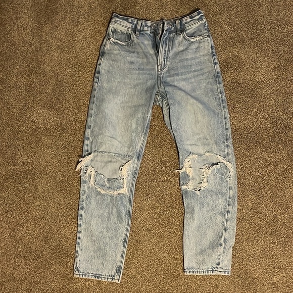 American Eagle Mom Straight Jeans - Picture 2 of 4
